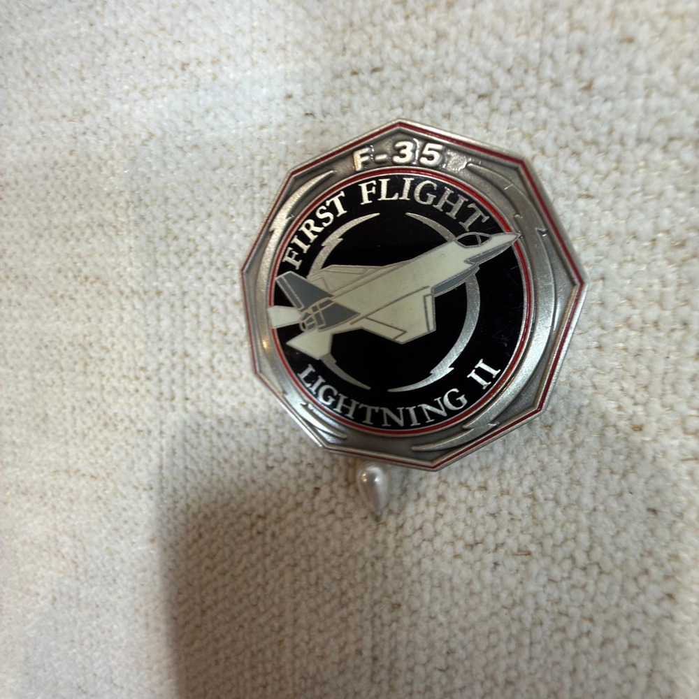 Lockheed Martin USAF F-35 Lightning II FIRST FLIGHT Challenge Coin Multi Flag - Picture 3 of 9